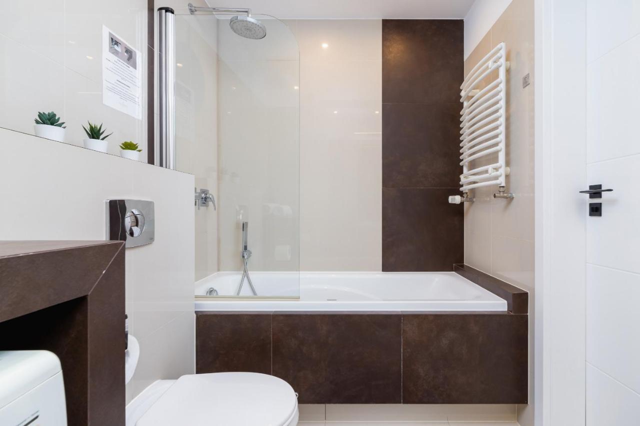 Apartment Lobzowska Cracow By Noclegi Renters Краков Экстерьер фото
